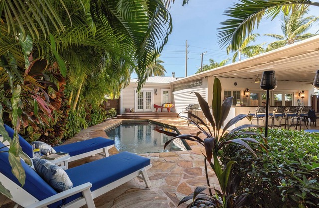 EBB AND FLO ~ Newly Renovated Retreat in Old Town with Incredible Pool!