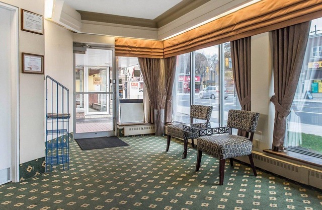 Econo Lodge Downtown Ottawa
