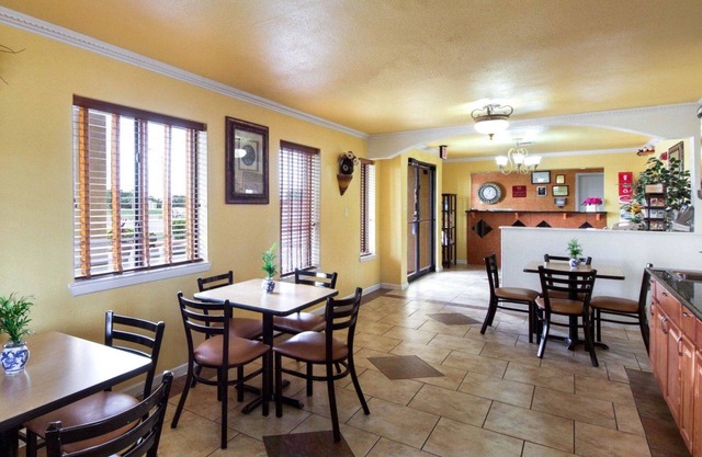 Econo Lodge Inn & Suites Downtown Northeast near Fort Sam Houston