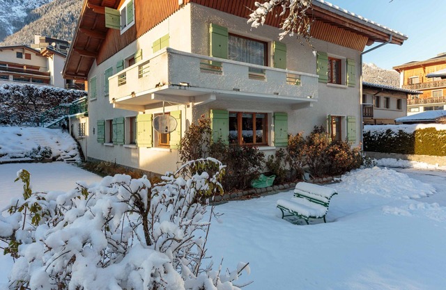 Edelweiss 3 Apartment - an apartment that sleeps 4 guests, parking, wifi