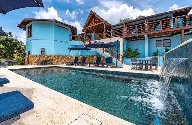 Eden Waters - Enjoy Privacy in Paradise in a Fabulous Vacation Villa
