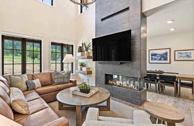 Edge Of Powder Village 3 Bedroom Luxury Condo - Ski In/Out | Private Hot Tub