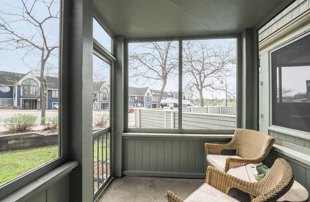 Edgewater Inn | Cozy Lakefront Escape | Pool, Hot Tub, Sauna | Full Kitchen