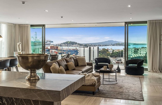 Edition Penthouse | Breathtaking Views | 6 Carpark