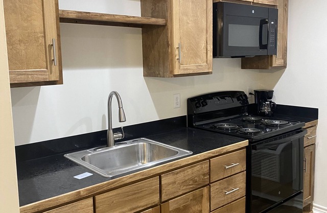 Efficiency Apartments nNear All Refineries