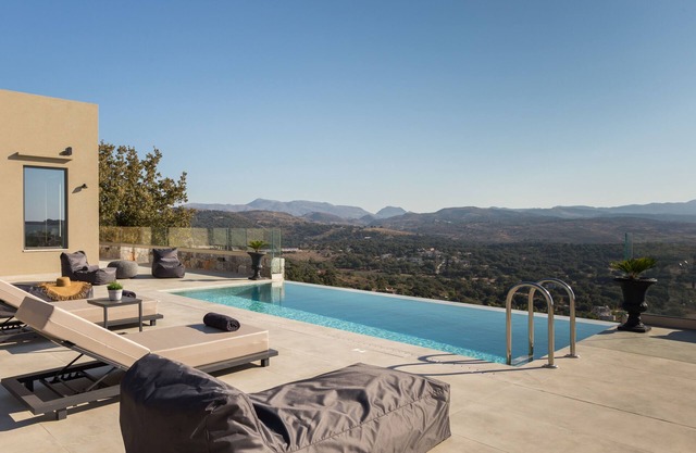 Eforasis Villa III, with Heated Spa Whirlpool