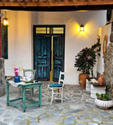 Eftychia's traditional and cozy adobe house!