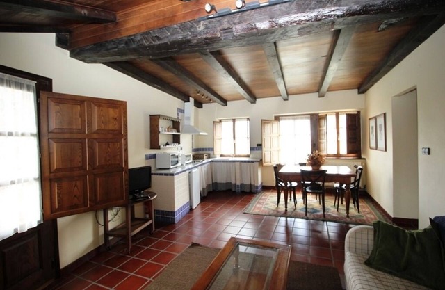 El Antiguo Granero (The Old Barn)