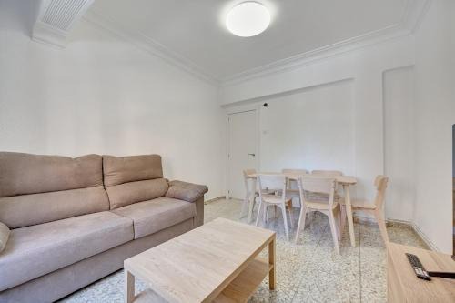 El Capricho by Clabao