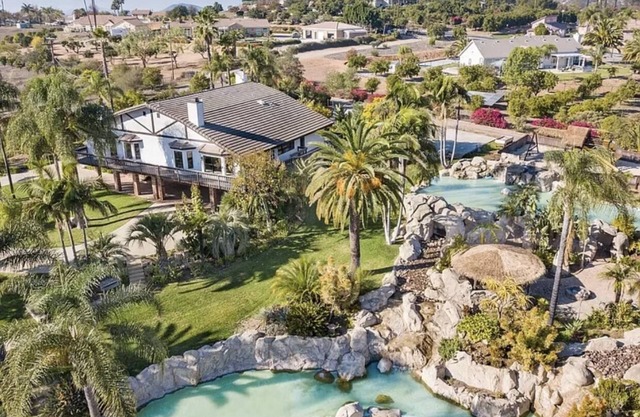 *EL PARAISO* Resort like house w/Floating River