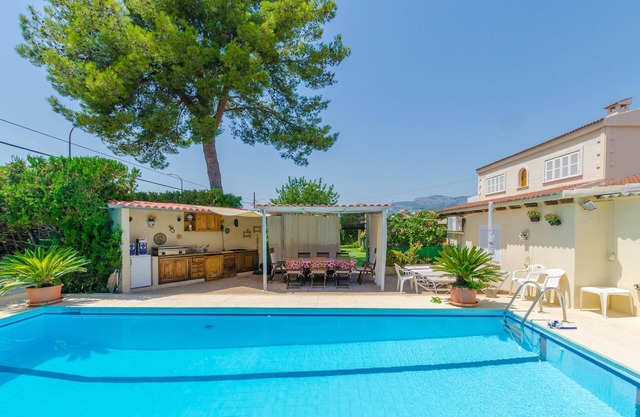 EL PRADILLO - Villa with private pool in PALMANYOLA. Free WiFi