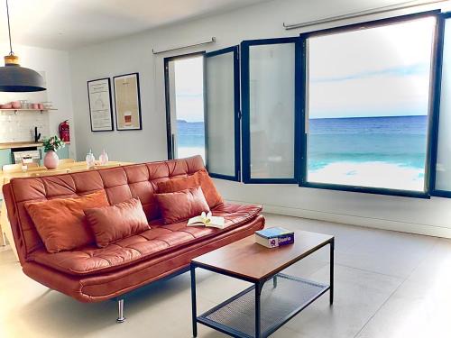 El Submarino Coastal Home