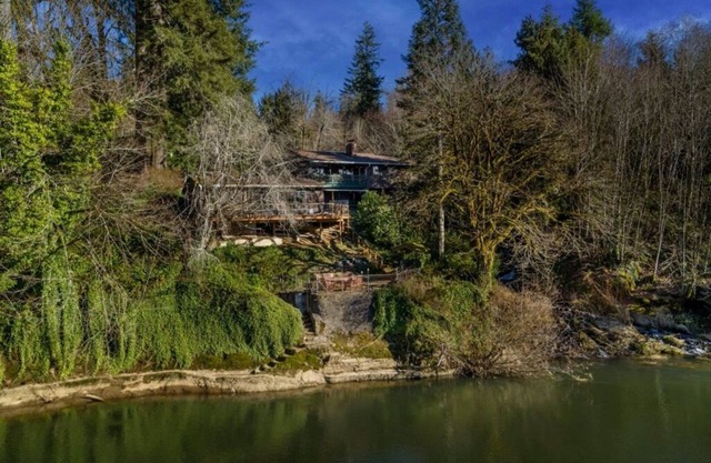 Elderberry Eden - Nehalem Riverfront House