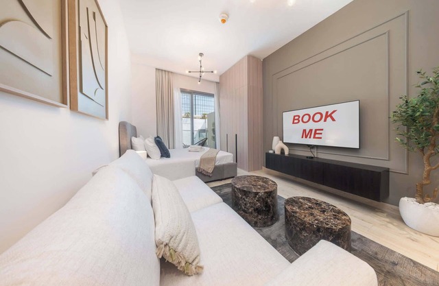 Elegant Studio in JVT Sleeps 3 with Balcony