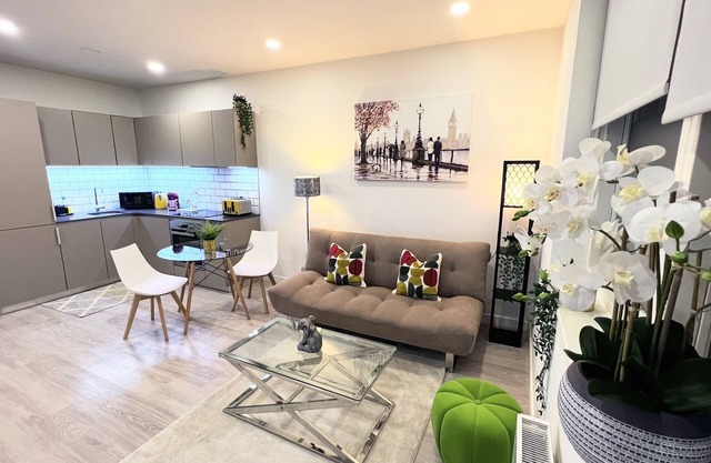 Elegant 1 Bedroom Serviced Apartment located in the Heart of Stevenage Old Town