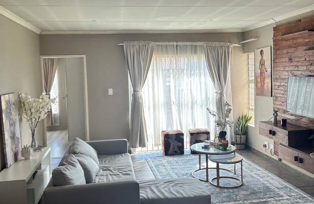 Elegant 3-Bedroom Retreat Near OR Tambo Airport with WiFi and secure parking