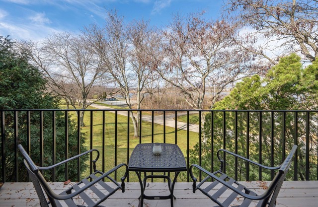 Elegant 4-Season Lake Geneva Condo w/Fireplace!
