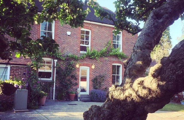 Elegant 5 Bedroom Family Country House in Peaceful Rural Village, Dog Friendly