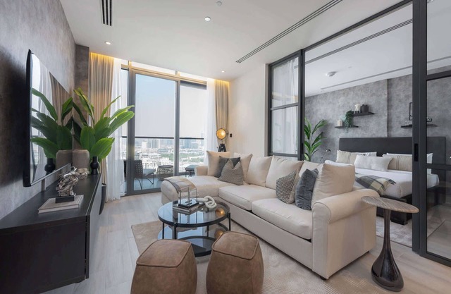 Elegant and Cozy 1-Bedroom Apartment with Balcony Views in JVT