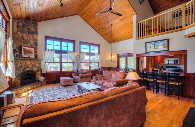 Elegant and Spacious Lake Placid Townhouse