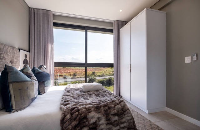 Elegant and Stylish 2 Bedroom - 201 Boulevard Suite
