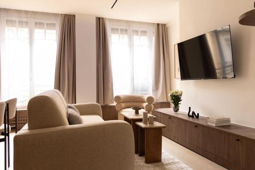 Elegant apartment - AC- 2BR-6P- Madeleine