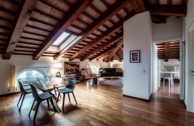 Elegant attic room with view over the Mendrisio valley (SALORINO 2)