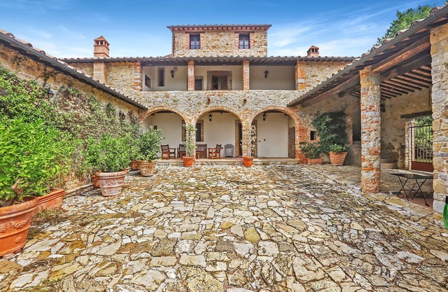 Elegant Chianti Classico Villa with Stunning Views + Starlink