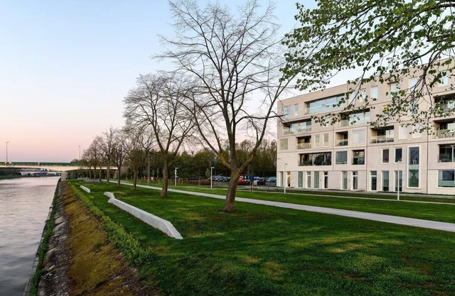 Elegant City Center Haven, Bike-Friendly, Kitchen | 2 Units