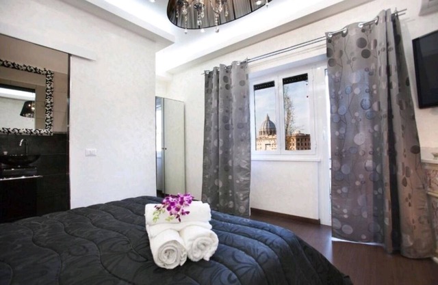 Elegant Double Room with Balcony and Dome View
