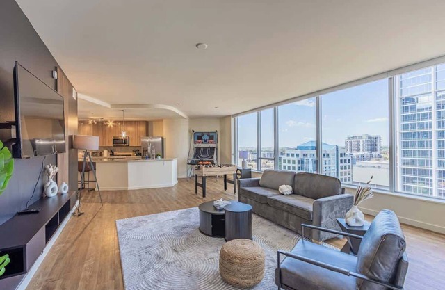 Elegant High-Rise | Central DT, Pool+Gym+Parking