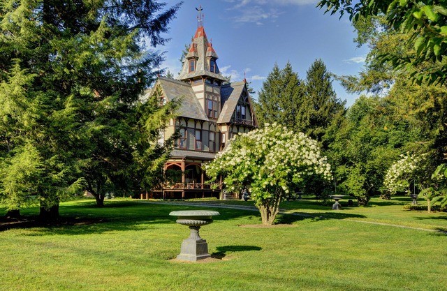 Elegant Historic Hudson Valley Gilded Age Mansion On 4+ Parklike Acres