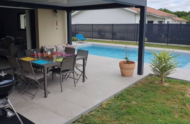 Elegant House with private pool - Bougue