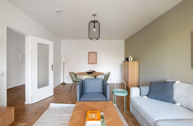 Elegant Mitte 1BR nr Checkpoint Charlie, by Blueground