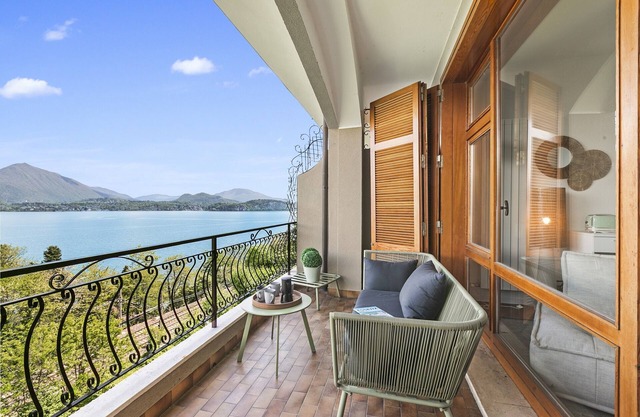 Elegant Panorama Lake View With Pool, Stresa, Italy