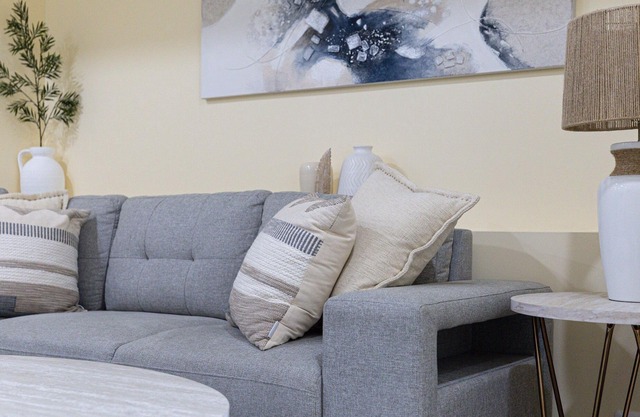 Elegant & Private Apartment With Full Kitchen - Short Walk to Downtown London
