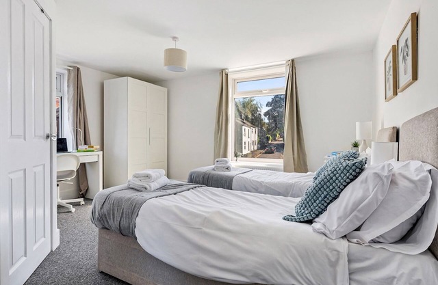 Elegant Retreat | Pass the keys