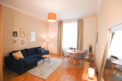 Elegante Altbauwohnung alles NEU!