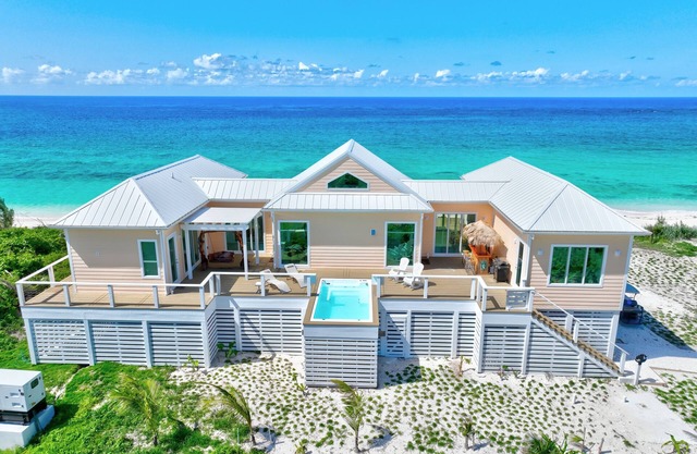Elephant Beach House 2.0 - Stunning Views at your Secluded Bahamas Beach House