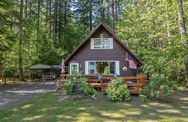 Elk Country Cabin | Woodstove, pet friendly