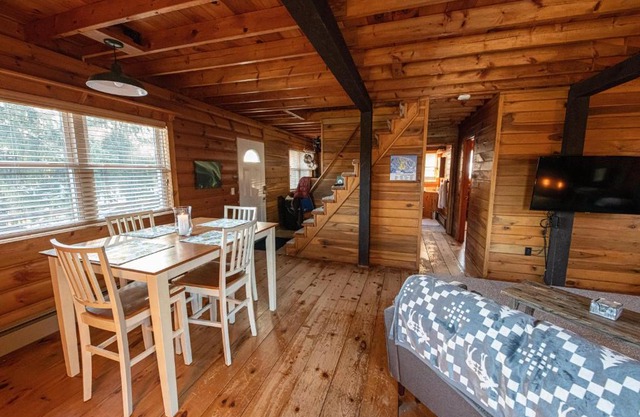 Elk Mountain Ski Resort: Home on 21 Acres
