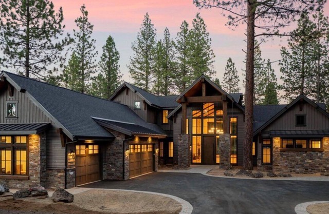 Elk Run Lodge with Hot Tub, Lake View & Game Room