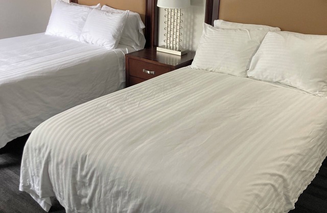 Elker Inn & Suites