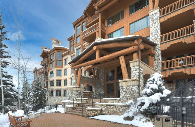 Elkhorn Lodge