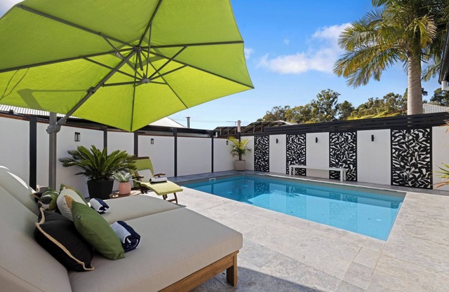 Ellie's Holiday Escape, Pool, Pets, Designer Villa
