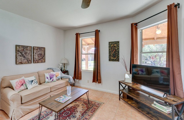 Eloy Retreat w/Pool Access + Central A/C!
