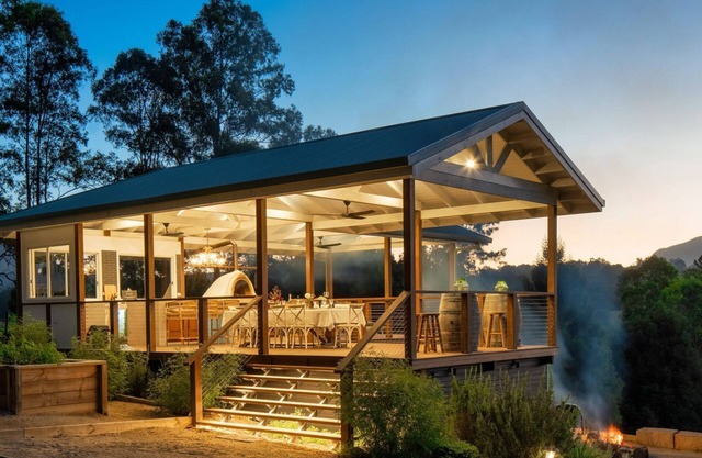 Elysium Farm Stay- Paperbark Bungalow