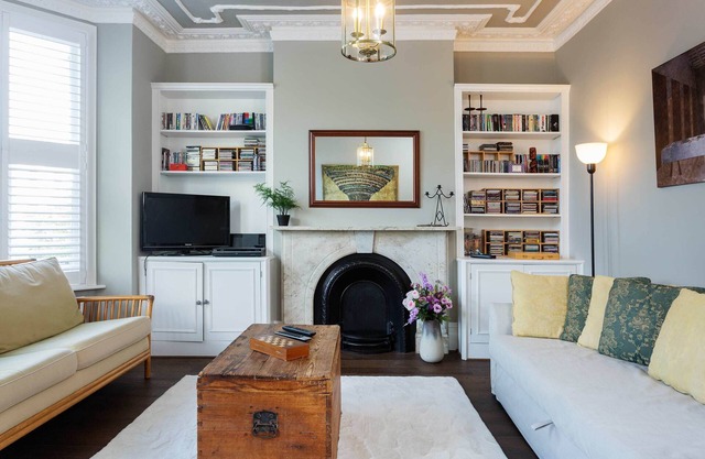Embassy Elegance, by Veeve