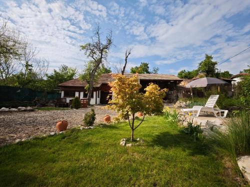 Emena Art Guesthouse