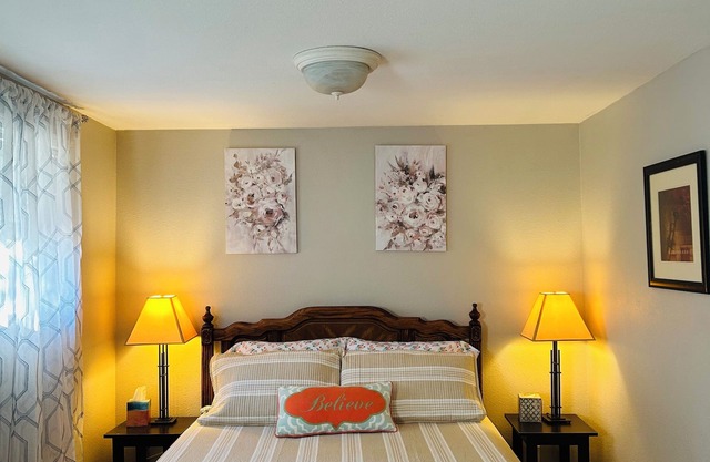 Emerald City Cozy Studio Suite - Stay near university fun – 5 min drive